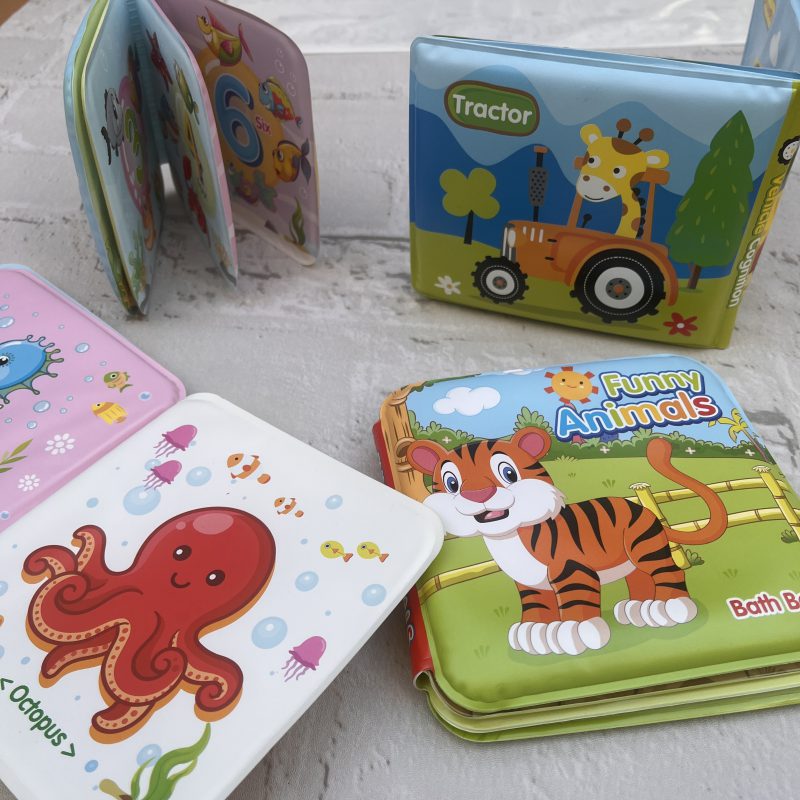 کتاب حمام مناسب سرگرمی کودک  ۳ ماه